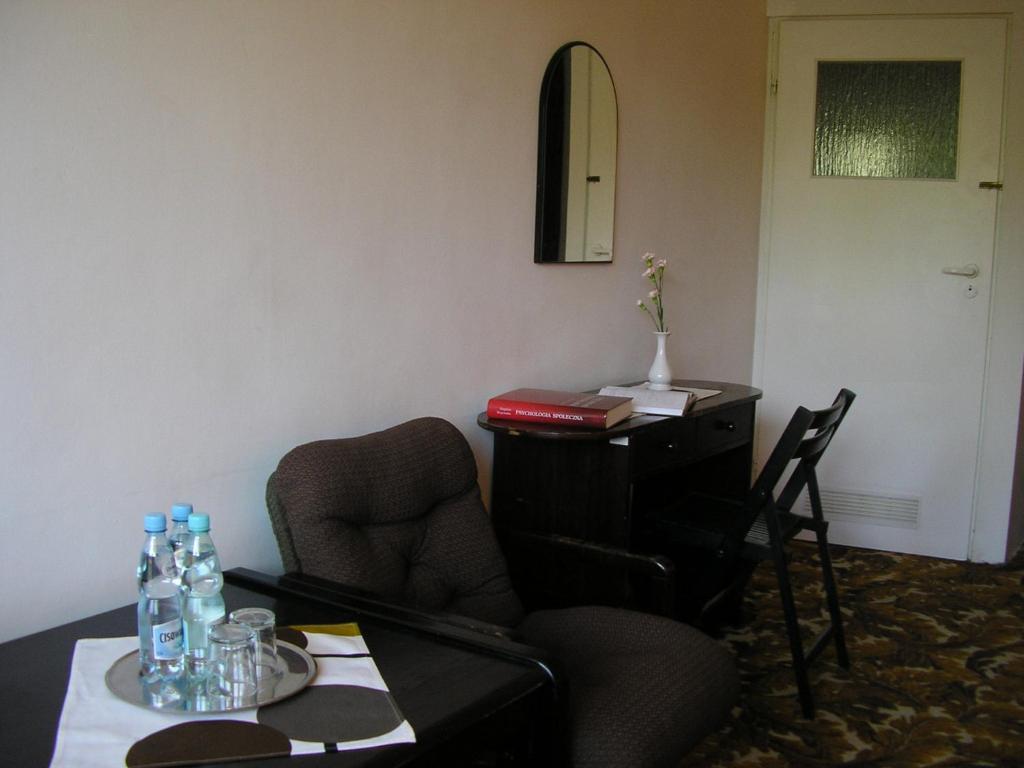 ホテルIrss Osrodek Szkoleniowy ビャウォブジェギ 部屋 写真